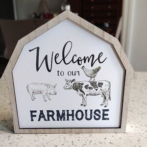 Farmhouse Welcome Sign